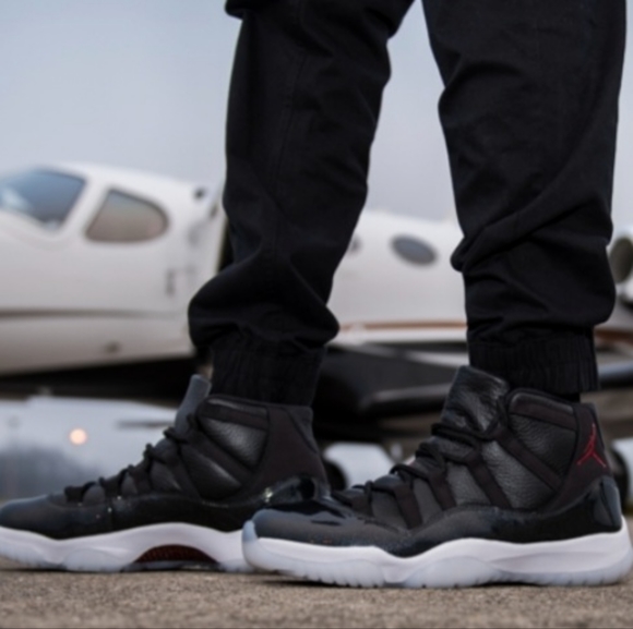 Nike Air Jordan 11 Retro 72-10 - Picture 2 of 13
